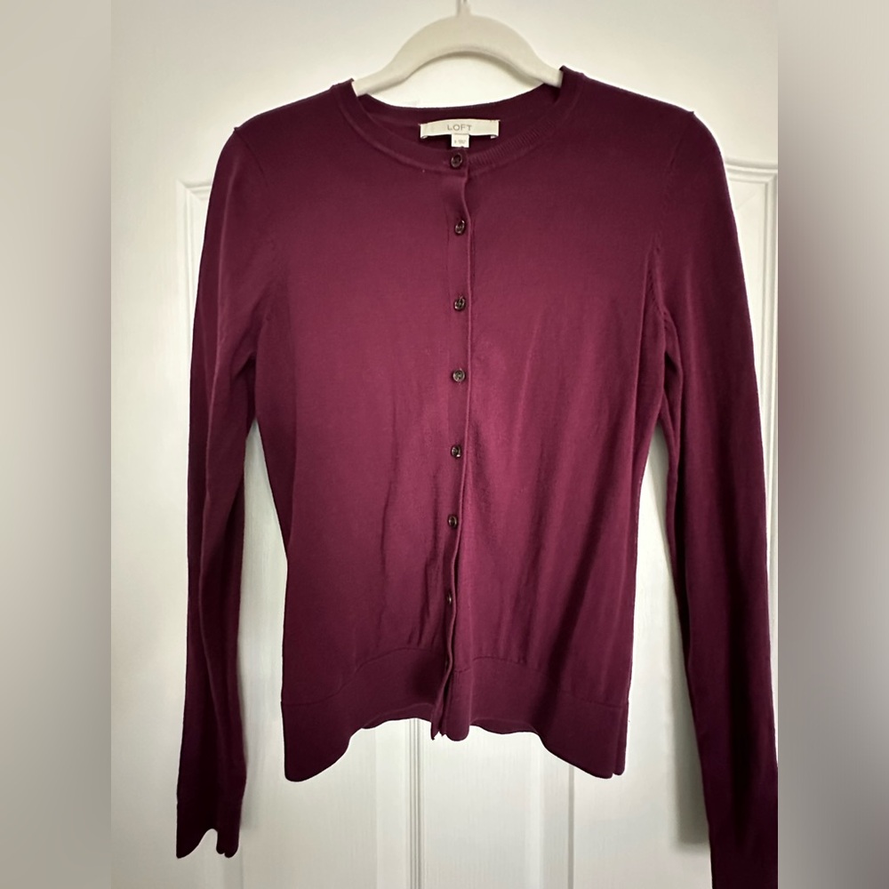 LOFT NWOT FINAL SALE Light long sleeve cranberry Cardigan. Perfect for summer! 🦋